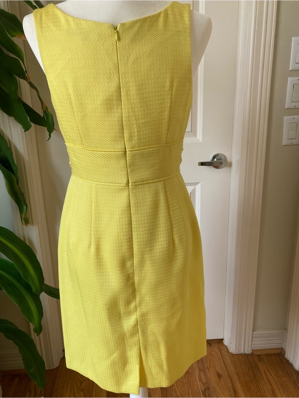 ANTONIO MELANI Bright Yellow V-Neck Floral Waist Sheath Dress - Picture 5 of 9